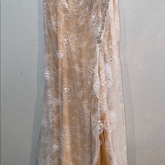 $1,485 NWT Lace Wedding Bridal Dress - Picture 12 of 16